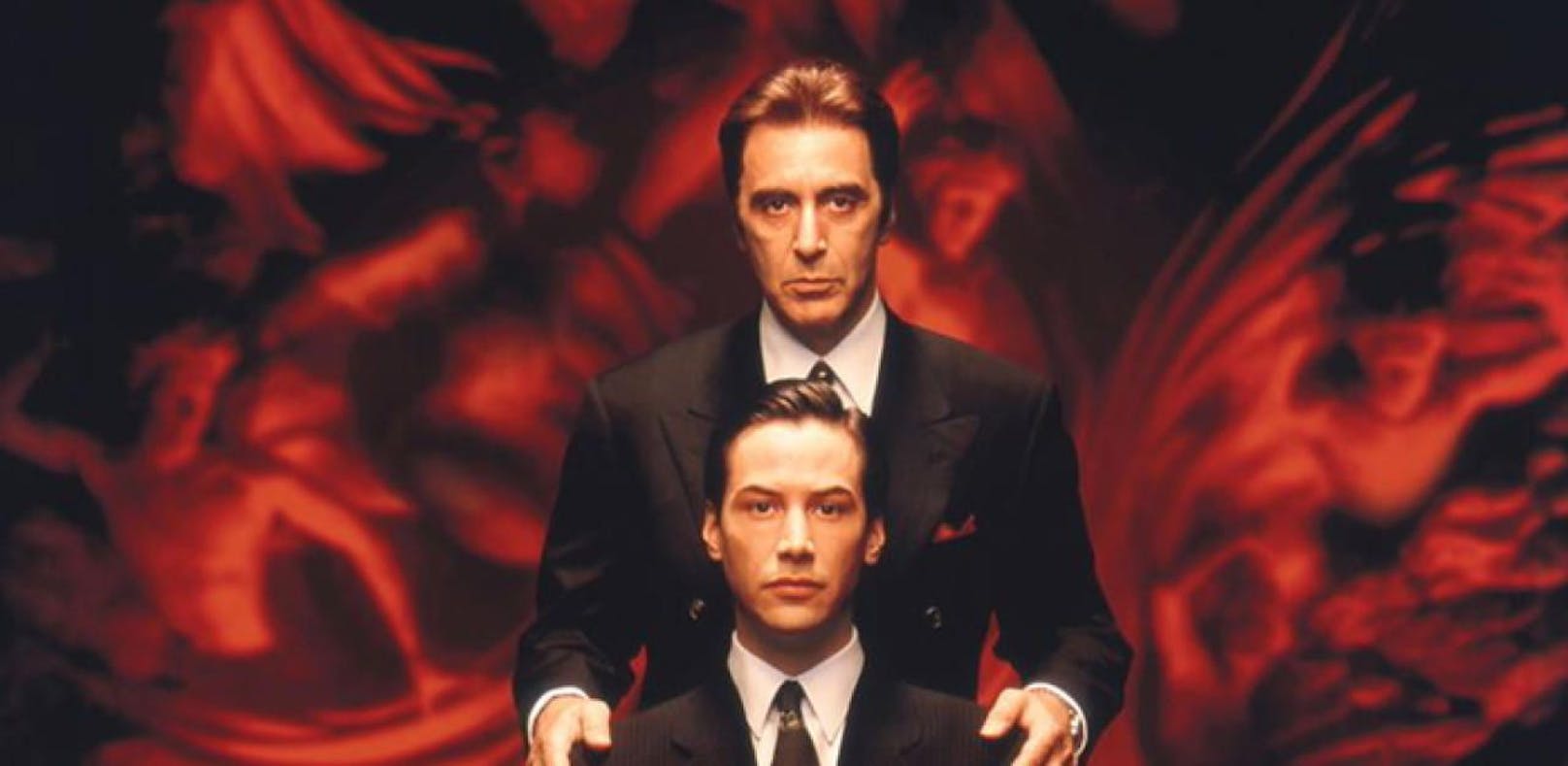 Der teuflische John Milton (Al Pacino, hinten) hat mit dem Neuling Kevin Lomax (Keanu Reeves, vorne) große Pläne...