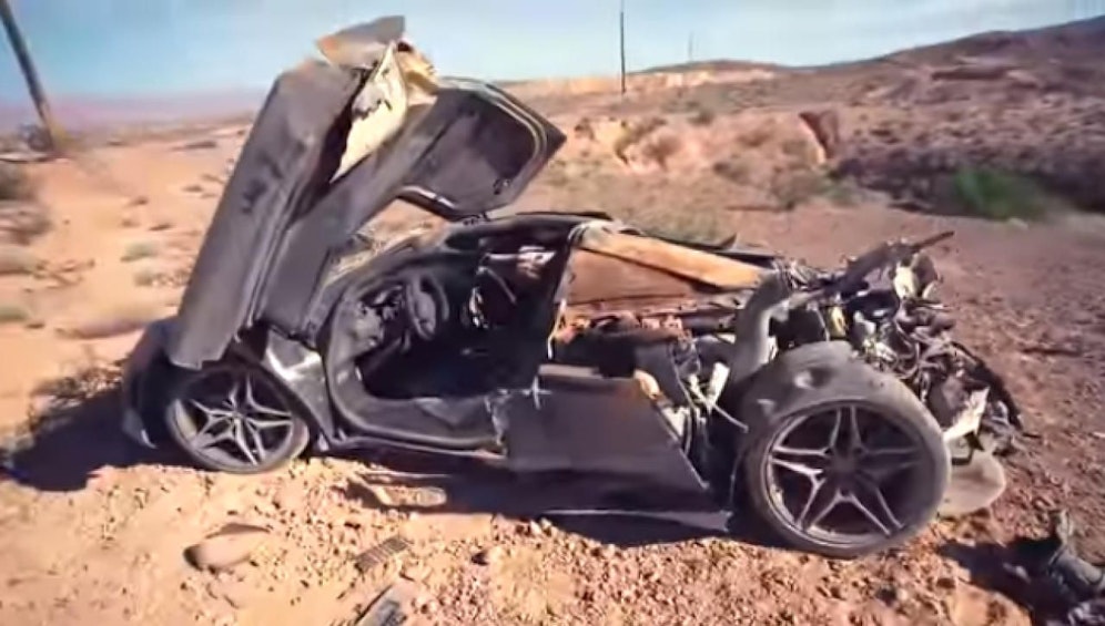 Der McLaren brannte völlig aus und ist nur mehr Schrott