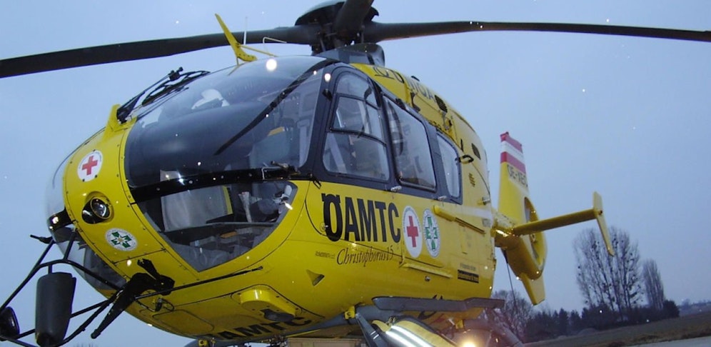 Der Christophorus 15 wurde ebenfalls alarmiert, der Notarzt konnte aber nur noch den Tod des Mannes feststellen.