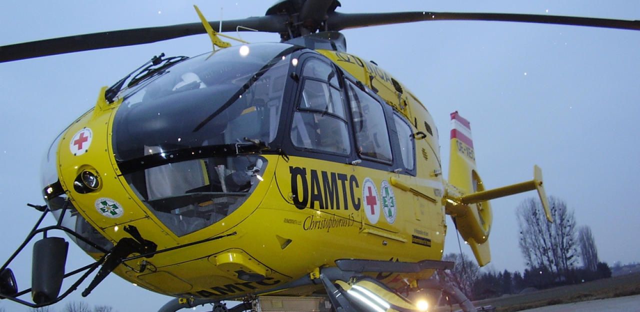 Der Verletzte wurde mit dem Notarzthubschrauber Christophorus 15 ins Spital geflogen.