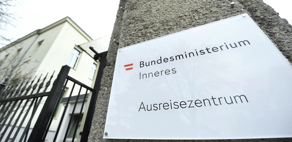 Im Ausreisezentrum flogen die Fäuste.