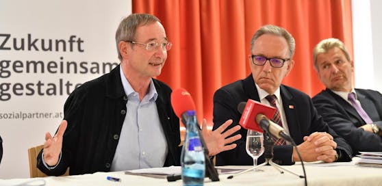Die Chefs der österreichischen Sozialpartner (v.l.n.r.): Wirtschaftskammer (WKÖ) -Präsident Christoph Leitl, Arbeiterkammer (AK) -Präsident Rudolf Kaske und Gewerkschaftsbund (ÖGB) -Präsident Erich Foglar.