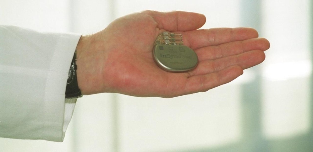 Ein Herzschrittmacher (Symbol).