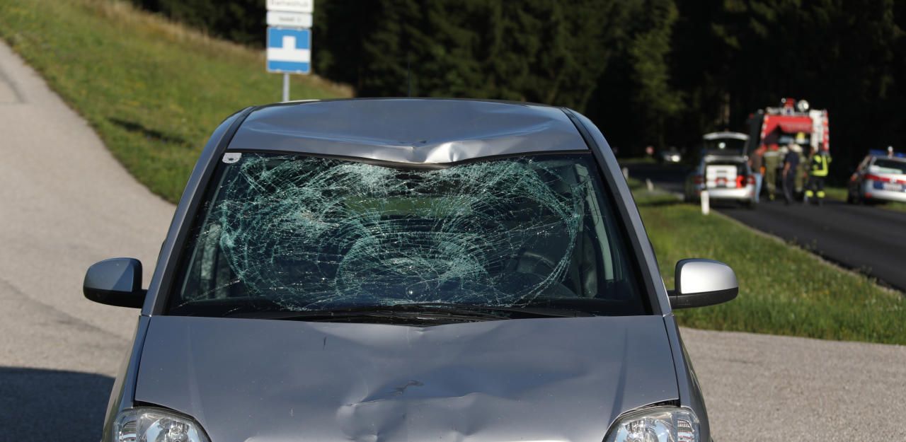 Heute.at - Radsportler (32) stirbt bei Crash mit Autofahrer (17)