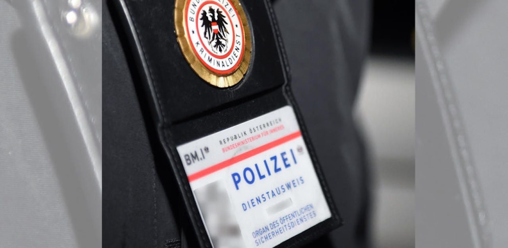 Beispielbild eines Ausweises der österreichischen Polizei.