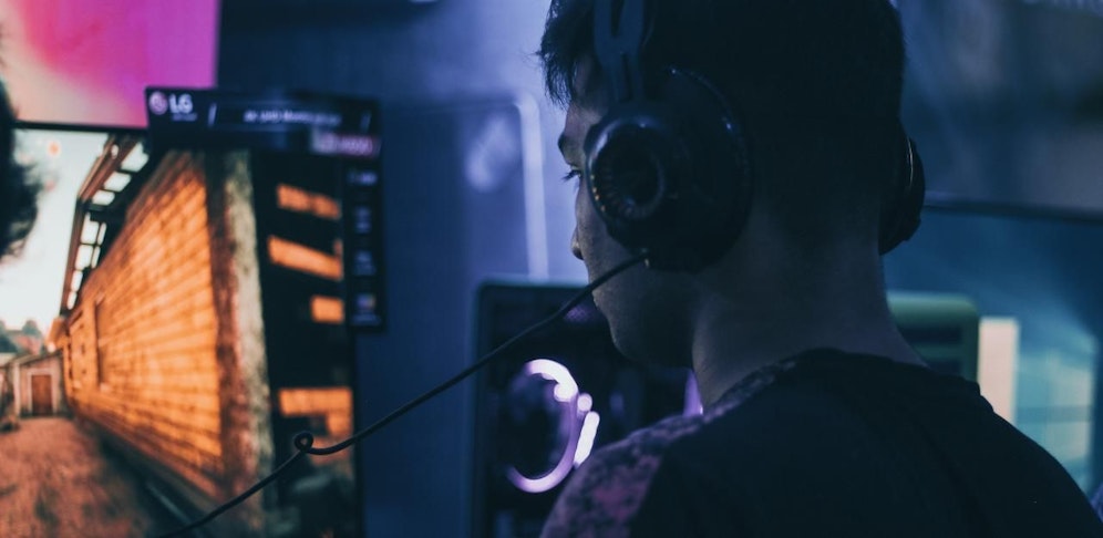 Ein Videogame-Streamer ist während eines Streams aggressiv geworden.