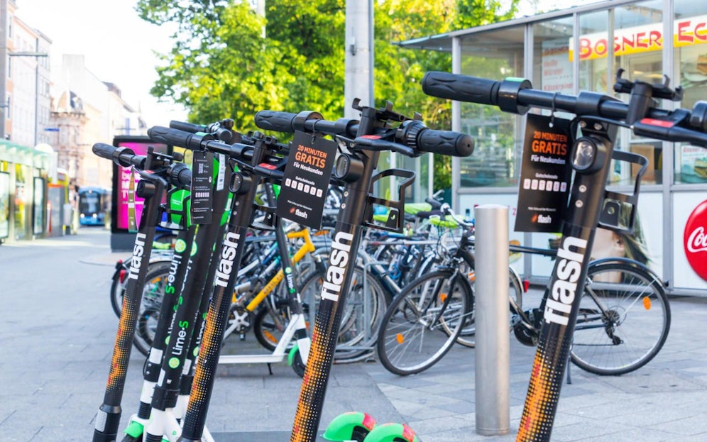Mit "FLASH" ist bereits der sechste E-Scooter-Anbieter in Linz auf dem Markt. 