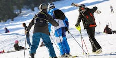 Skifahrer kollidieren mit voller Wucht auf Piste