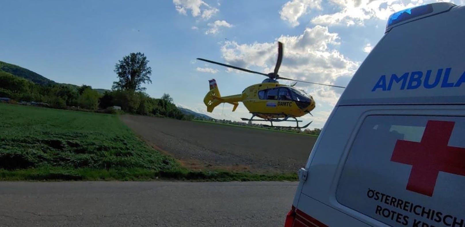 Das Mädchen wurde mit dem Notarzthubschrauber ins Spital geflogen.