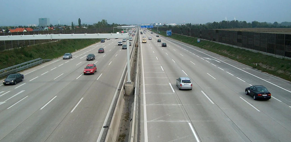 Viele Niederösterreicher sind auf das Auto angewiesen für den Weg in die Arbeit.