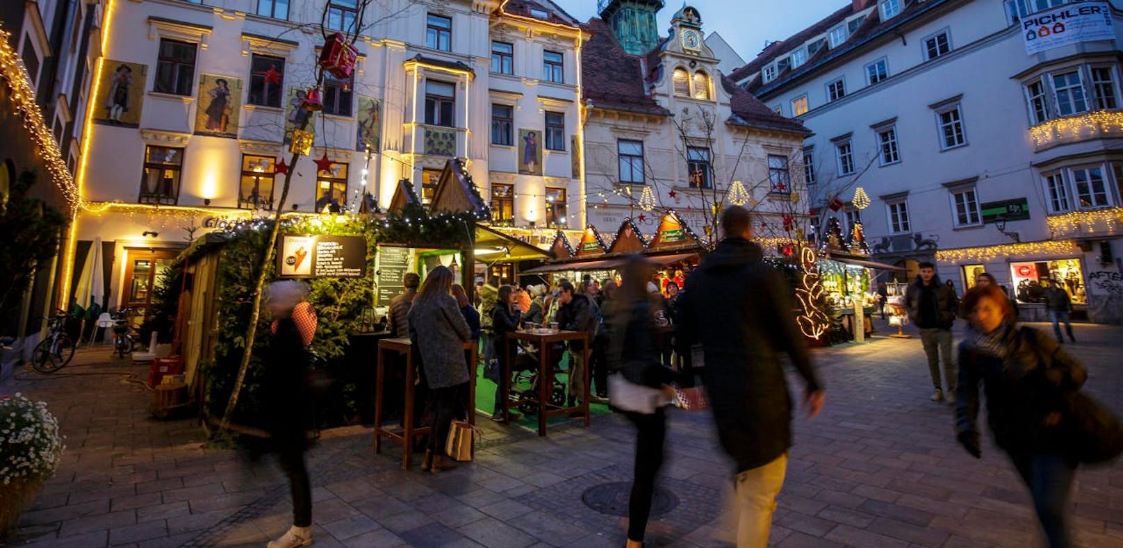 Die 17-Jährige hatte es auf den Adventmärkten in Graz auf Geldbörsen abgesehen.