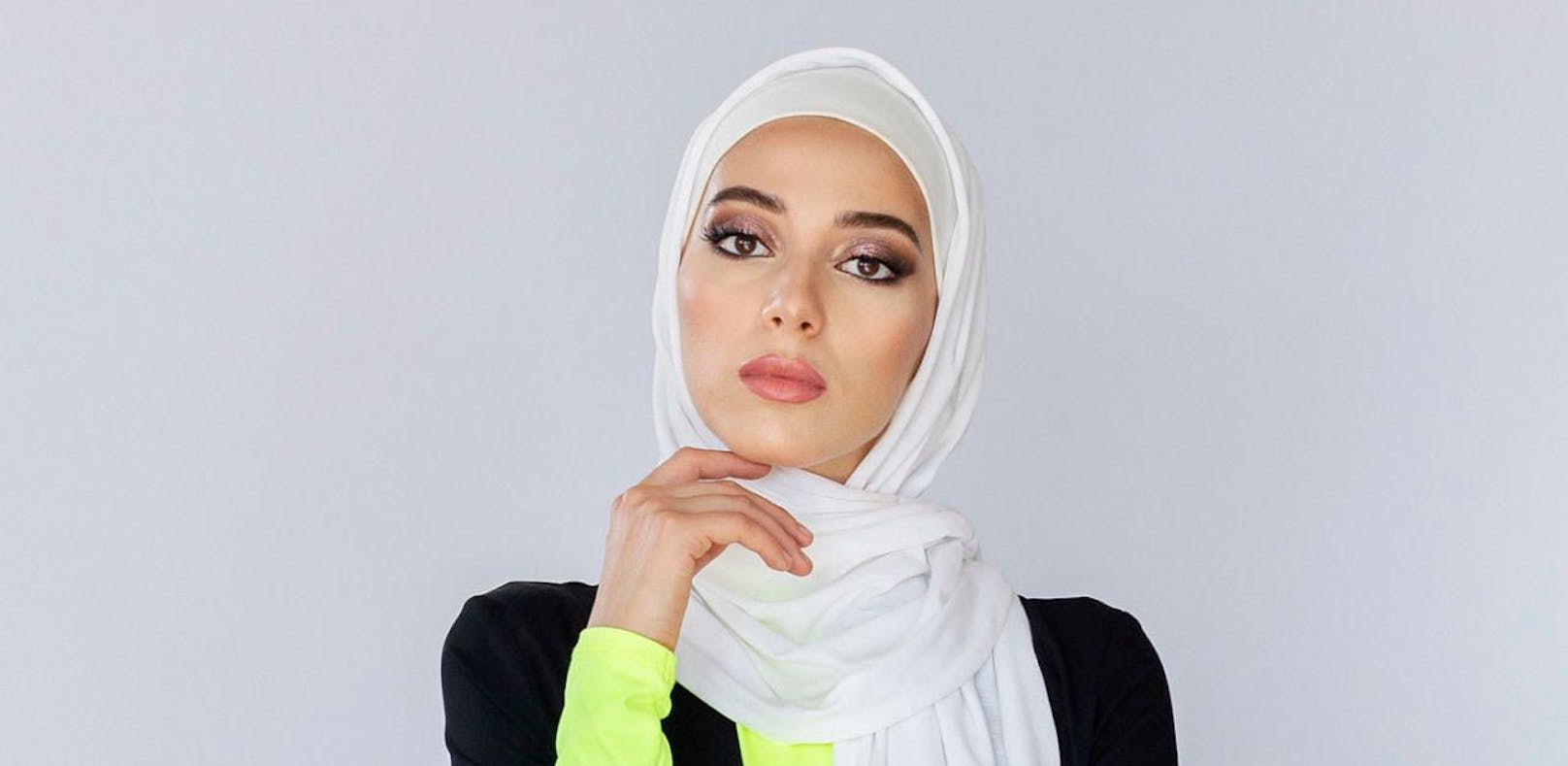 Topmodel-Kandidatin mit muslimischem Hijab