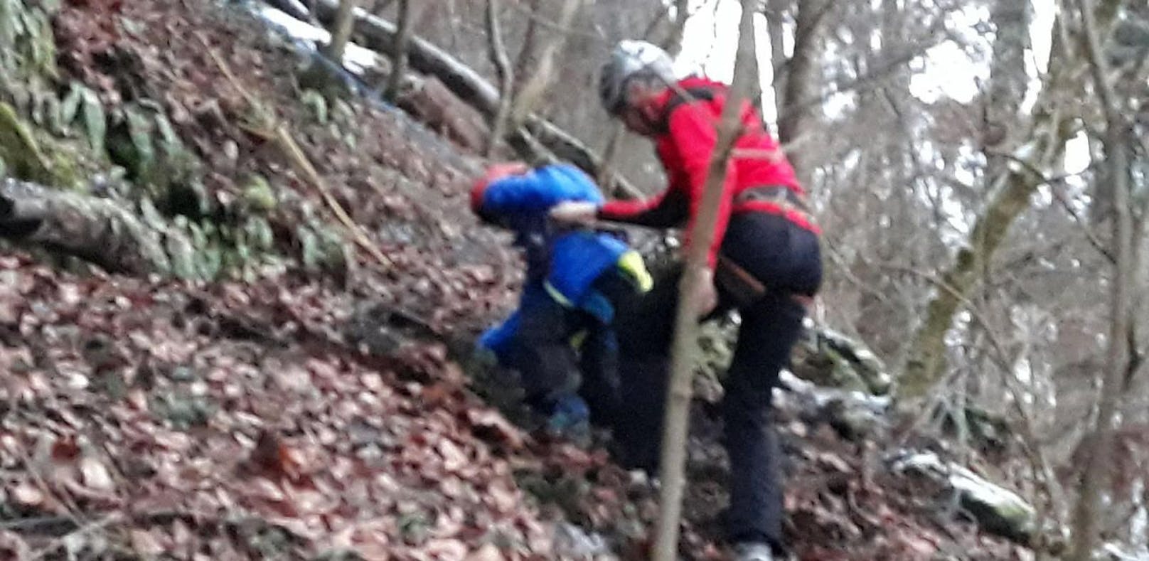 Drei Kinder bei Höhlen-Trip in Bergnot geraten