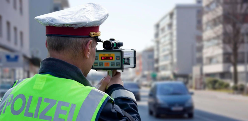 Der Pkw-Lenker wurde mit 118 km/h gemessen - im Ortsgebiet!