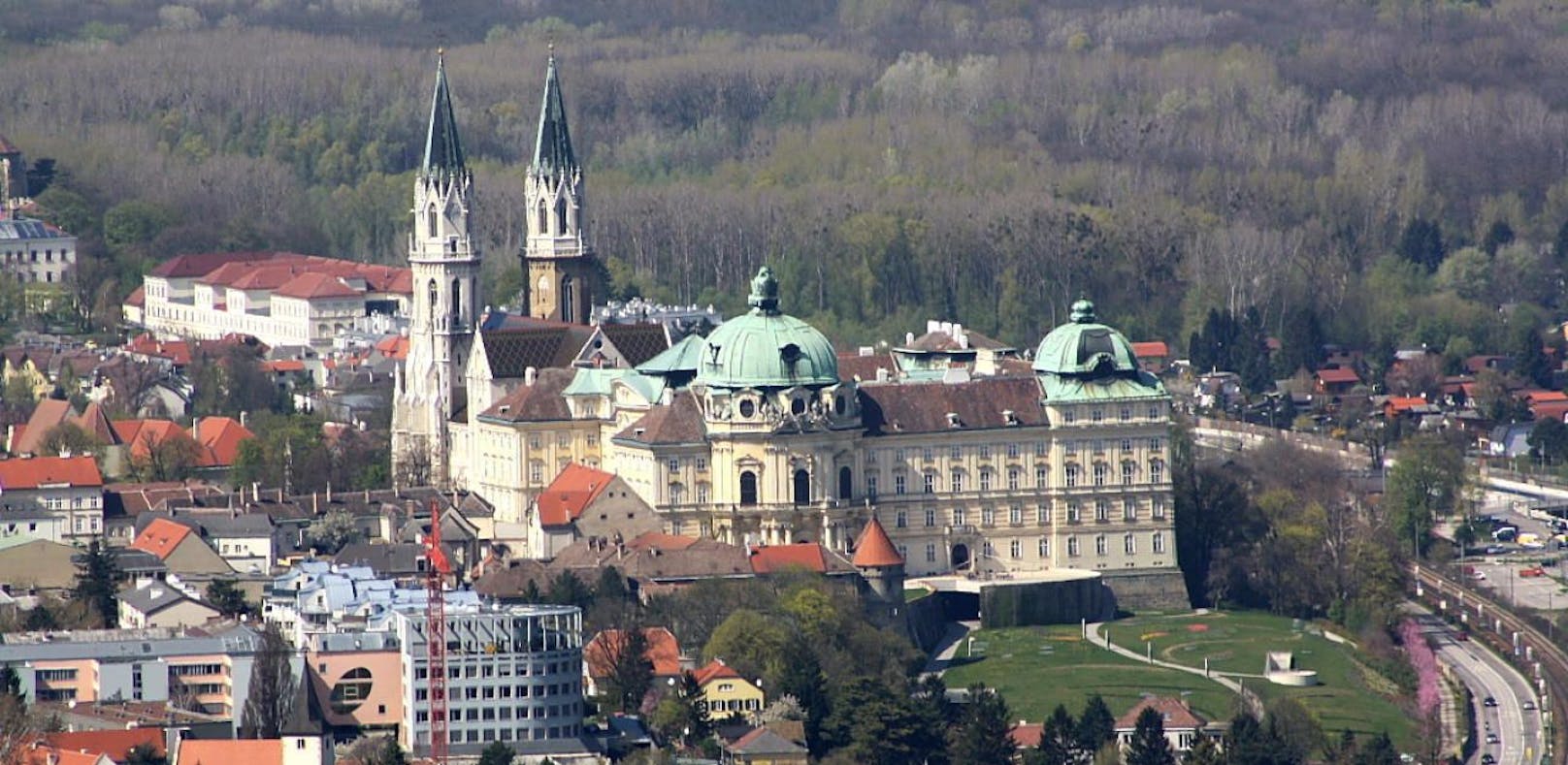 Das Stift Klosterneuburg wehrt sich gegen die Vorwürfe, man habe den Missbrauchsfall vertuschen wollen.