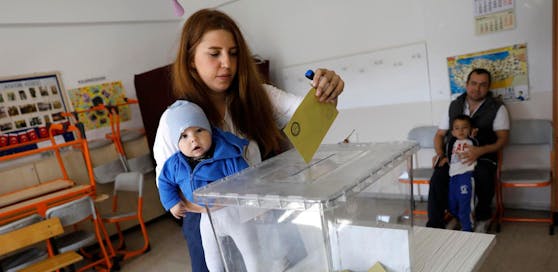 Erstmals werden türkische Wähler in Österreich überprüft.