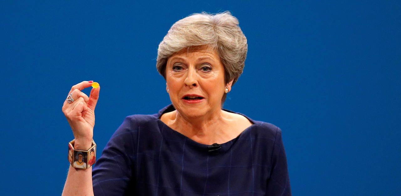 Heute.at - May schlägt Widerstand von allen Seiten entgegen