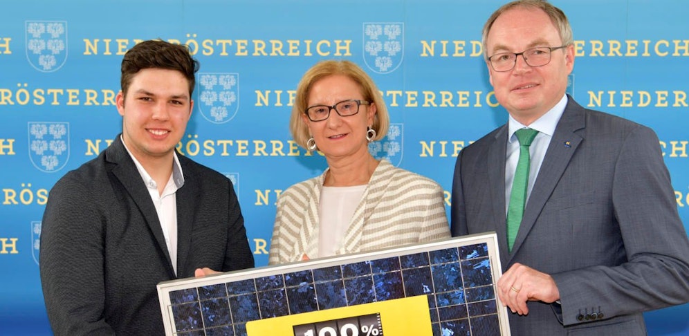 Präsentierten NÖ Klima- und Energiefahrplan: Landeshauptfrau Johanna Mikl-Leitner, LH-Stellvertreter Stephan Pernkopf und Lukas Klaczynski von der Landesschülervertretung NÖ.