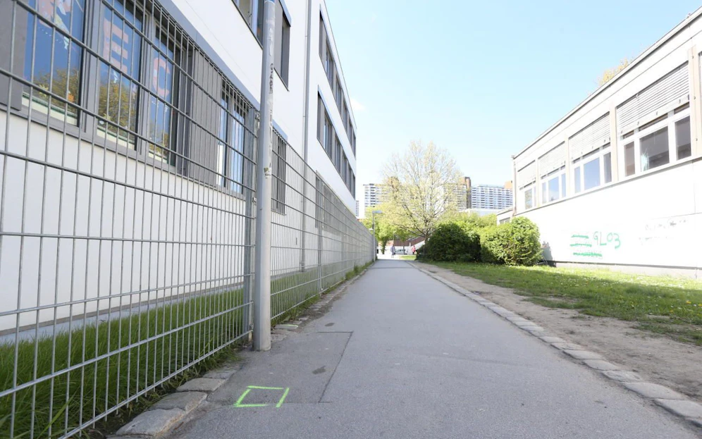 Der Tatort: direkt neben einer Schule