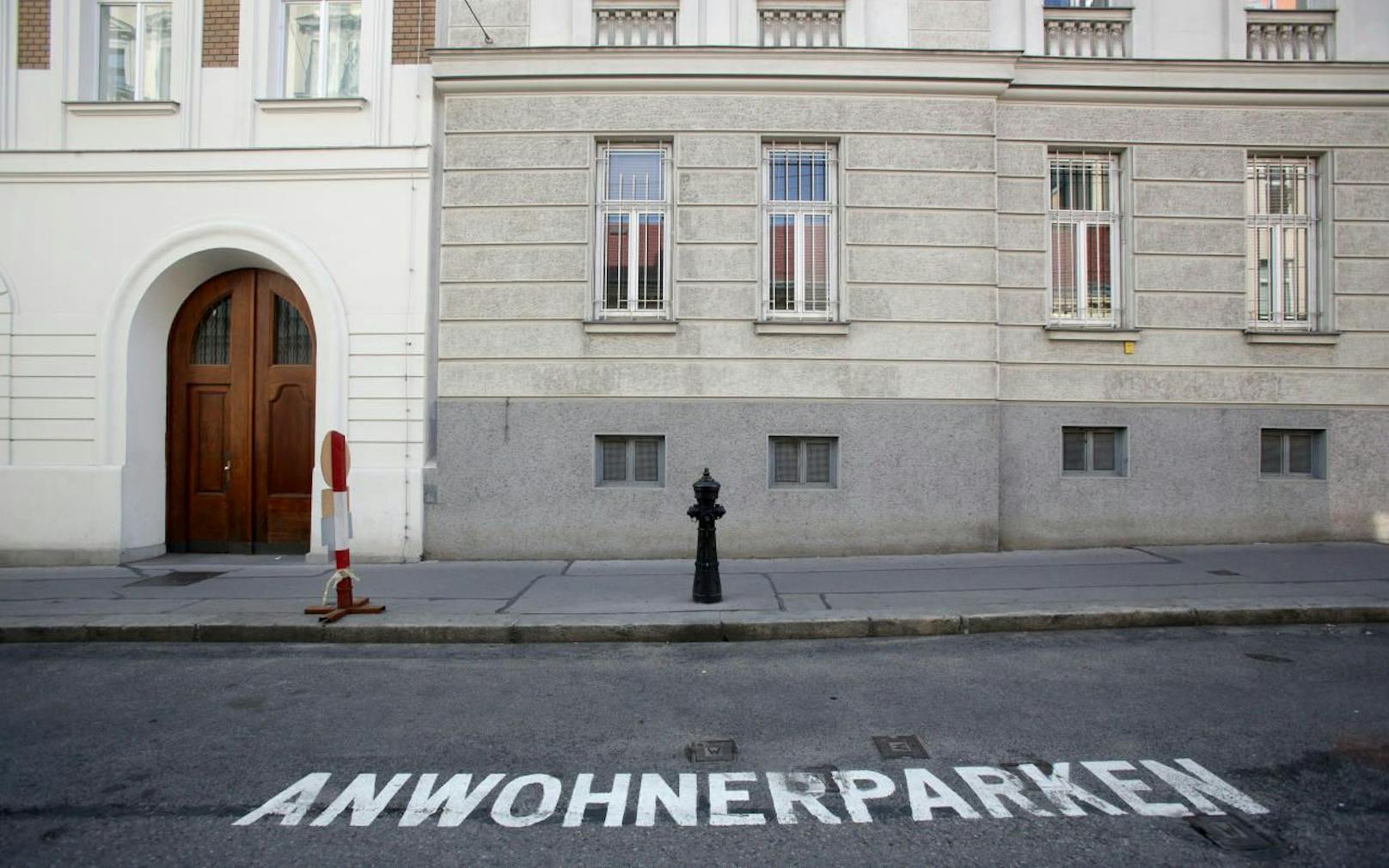 Der Streit um die Öffnung der Anrainerparkplätze in Wien ist neu entflammt.