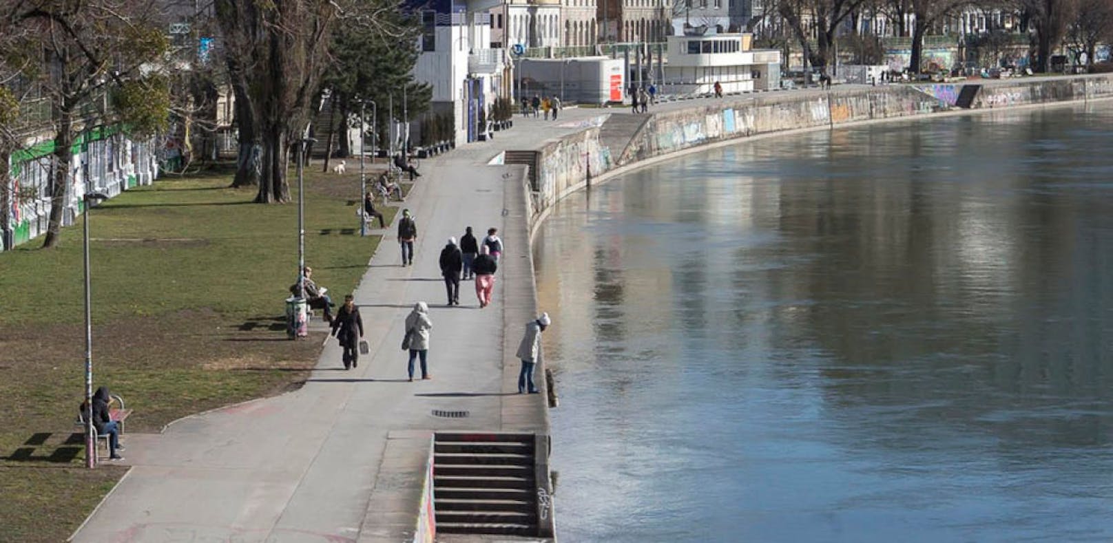 Missglückter Donaukanal-Köpfler geht um die Welt