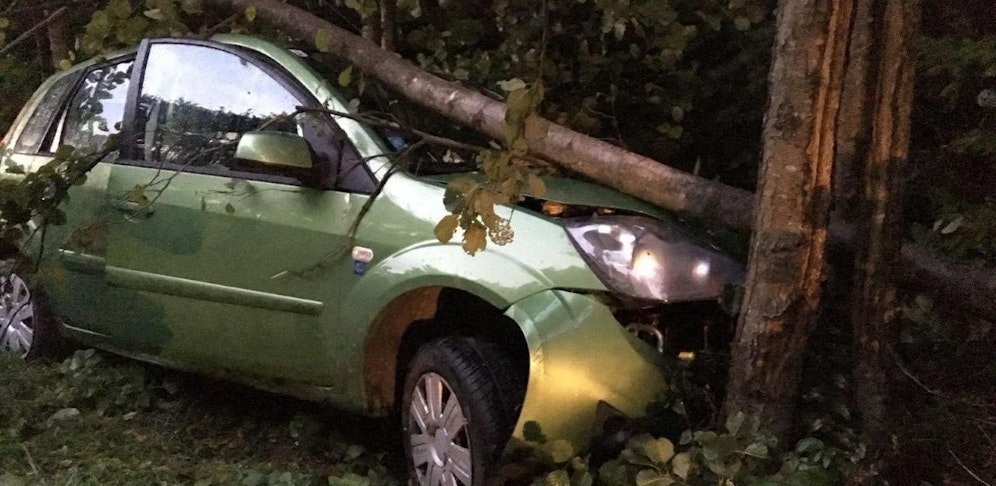 Das Auto nach dem Unfall. 