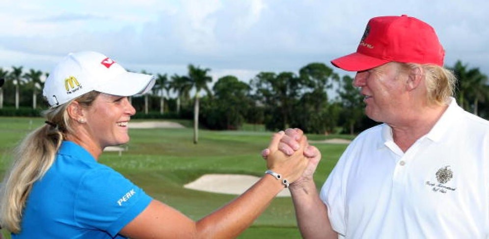 Profispielerin Suzann Pettersen mit Us-Präsident Donald Trump.
