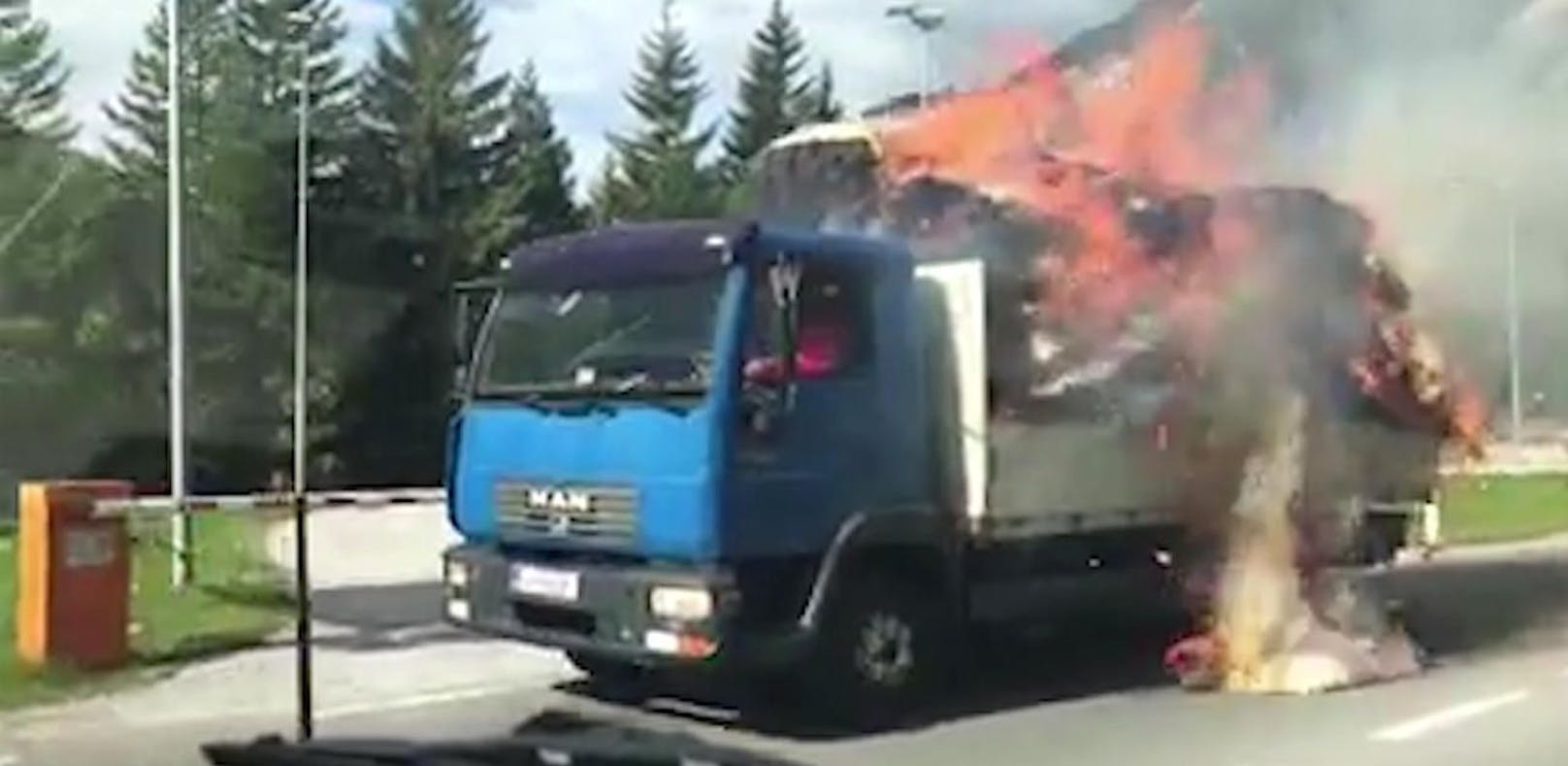 Lkw in Flammen! Feuer-Fahrt durch Tirol
