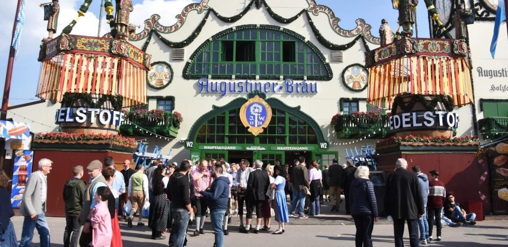 Ein Streit mit Todesfolge ereignete sich vor dem Augustiner Festzelt beim Münchner Oktoberfest.