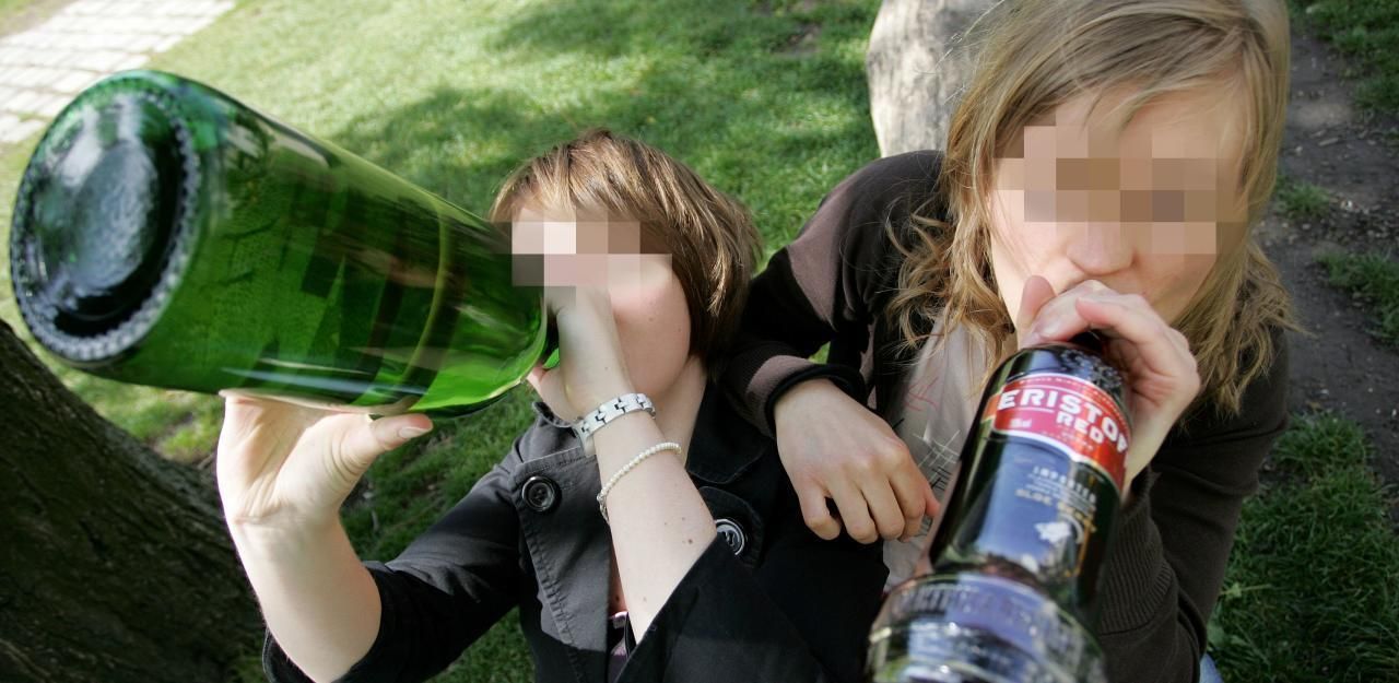 Heute.at - Eine Flasche Whisky: Koma-Säuferinnen erst 13