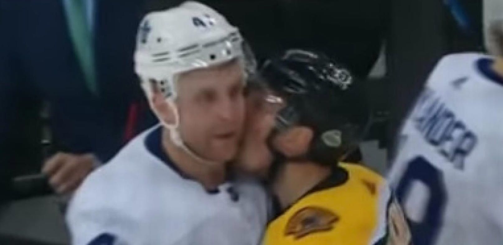 NHL: Kuss-Attacke und Debakel für Michi Grabner