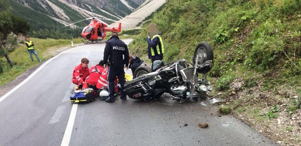 Der Biker geriet ins Schleudern und stürzte auf die Straße