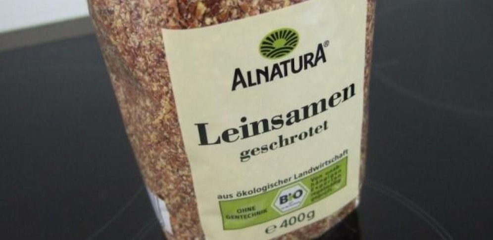Die Marke Alnatura ruft ihr Produkt "Leinsamen geschrotet 400g" mit dem Mindeshaltbarkeitsdatum 15.11.2019 zurück.