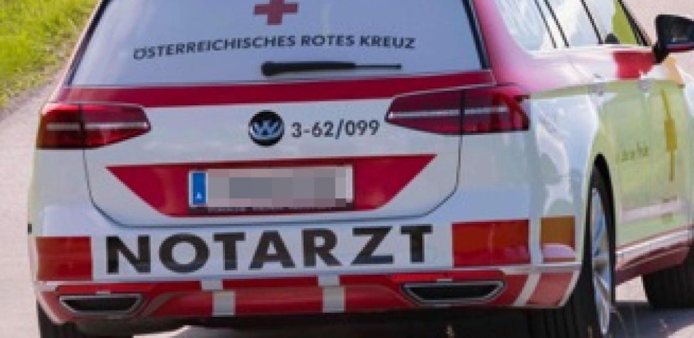 Der Notarzt musste den 25-Jährigen erstversorgen, danach wurde er ins Spital gebracht.