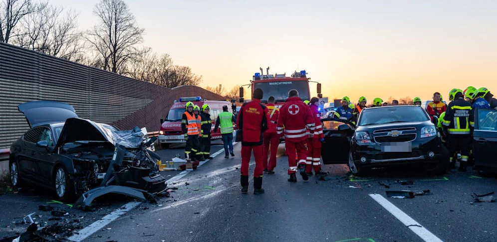 Zwei Personen wurden schwer verletzt.