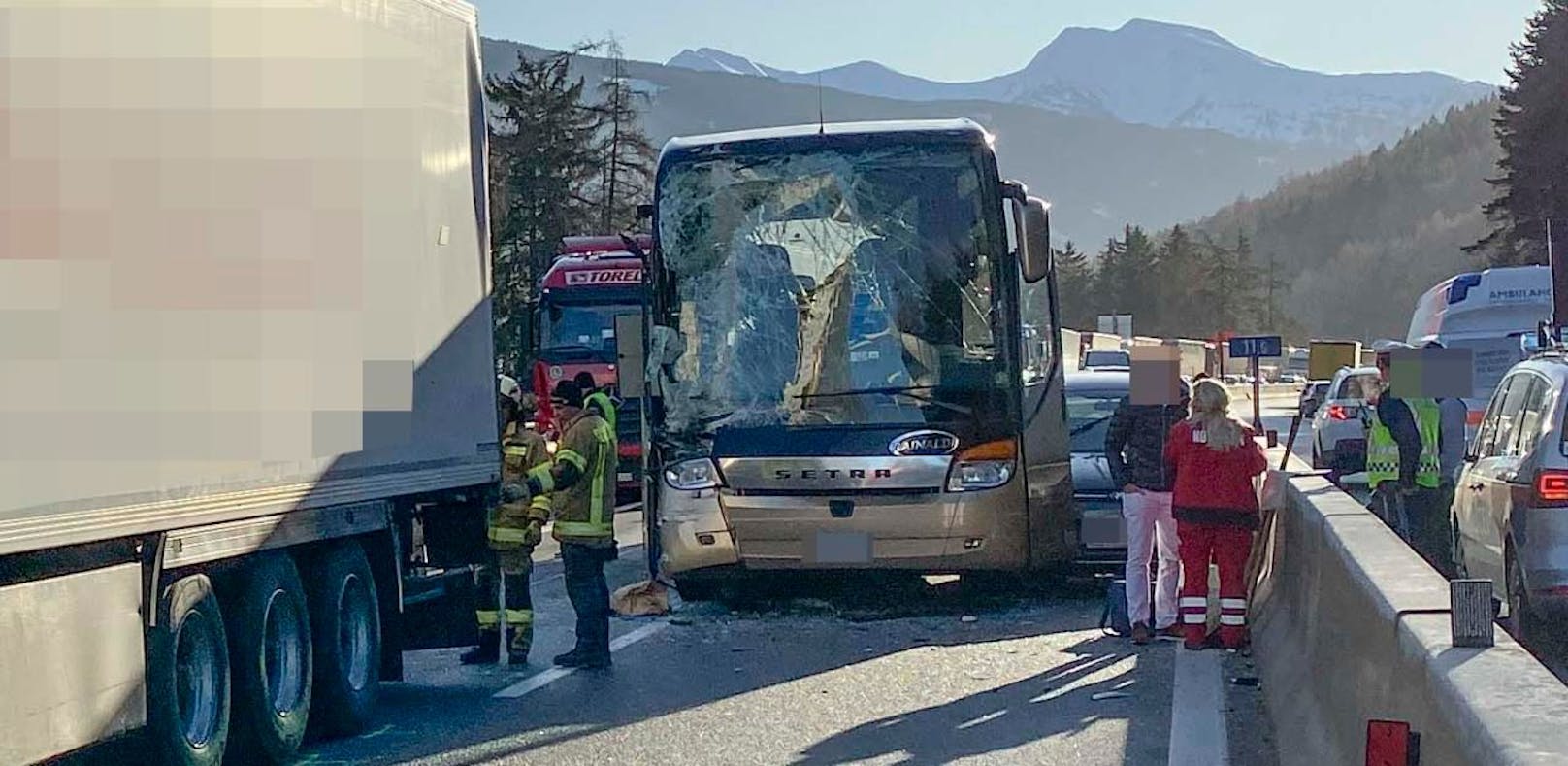 Tödlicher Busunfall: Fahrer hatte keinen Führerschein