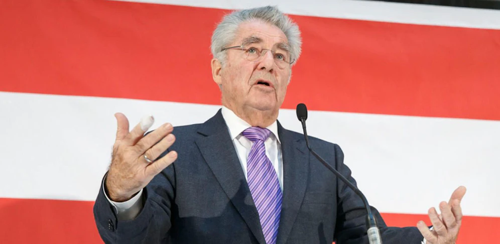 Heinz Fischer erhält heute die Urkunde mit der Ehrenbürgerschaft der Stadt Wien.