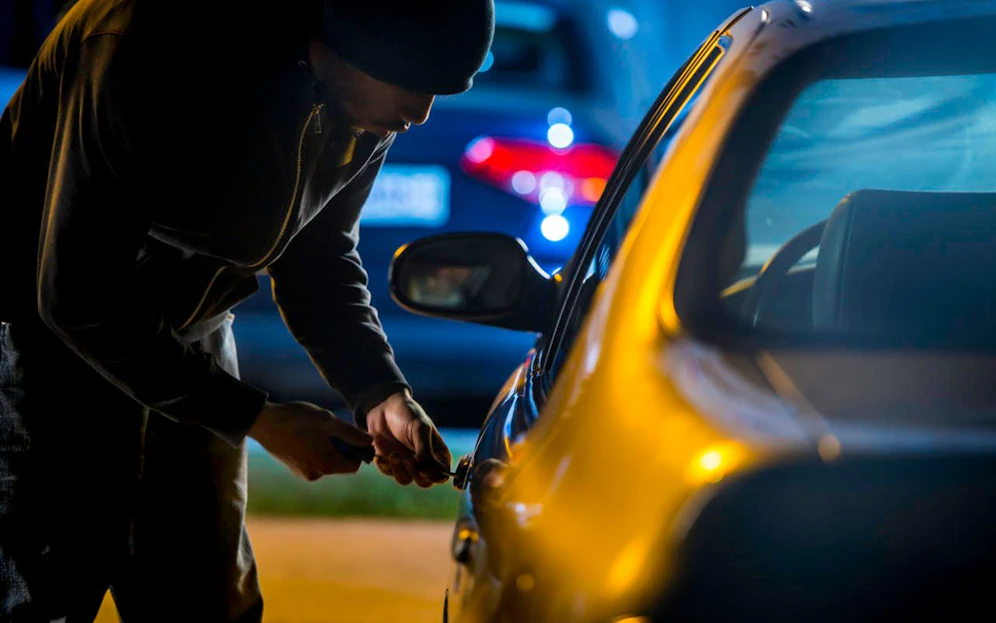 Mit gestohlenen Schlüsseln konnte die Bande vier Autos entwenden und ins Ausland verschieben.