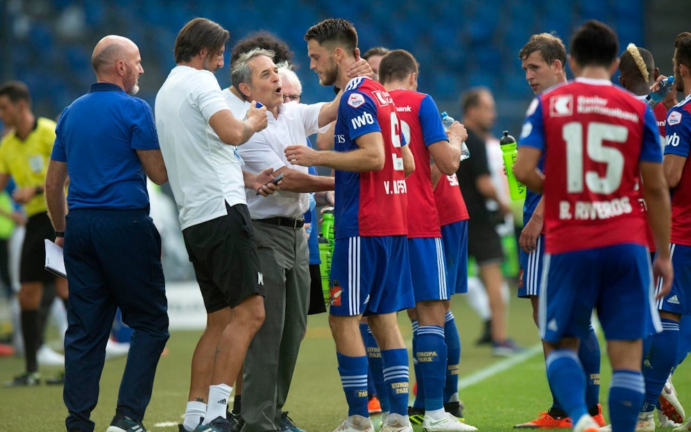 Marcel Koller jubelt mit Basel