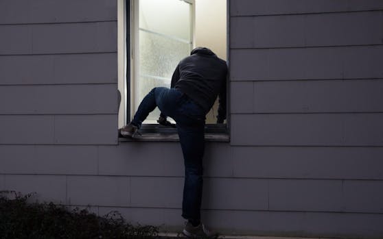 Polizisten beobachteten die beiden Männer bei der Flucht aus dem Fenster.