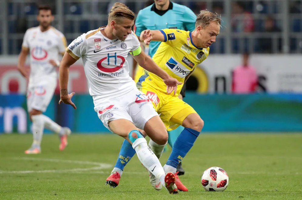 Alexander Grünwald gegen Dominik Hofbauer. 