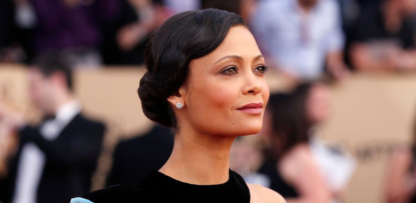 Actress Thandie Newton arrives at the 23rd Screen Actors Guild Awards in Los Angeles, California, U.S., January 29, 2017.  REUTERS/Mario Anzuoni - RTSXYXC
