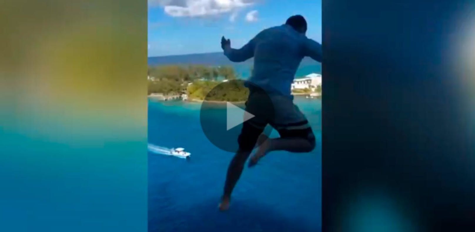 Mann springt aus Spaß von Kreuzfahrtschiff