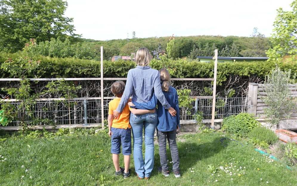 Julius (7) und Moritz (11) besuchen ab dem 18. Mai wieder die Schule, allerdings an unterschiedlichen Tagen. Ihre Mutter Kathrin E. (alle Namen von der Redaktion geändert) ist verzweifelt.