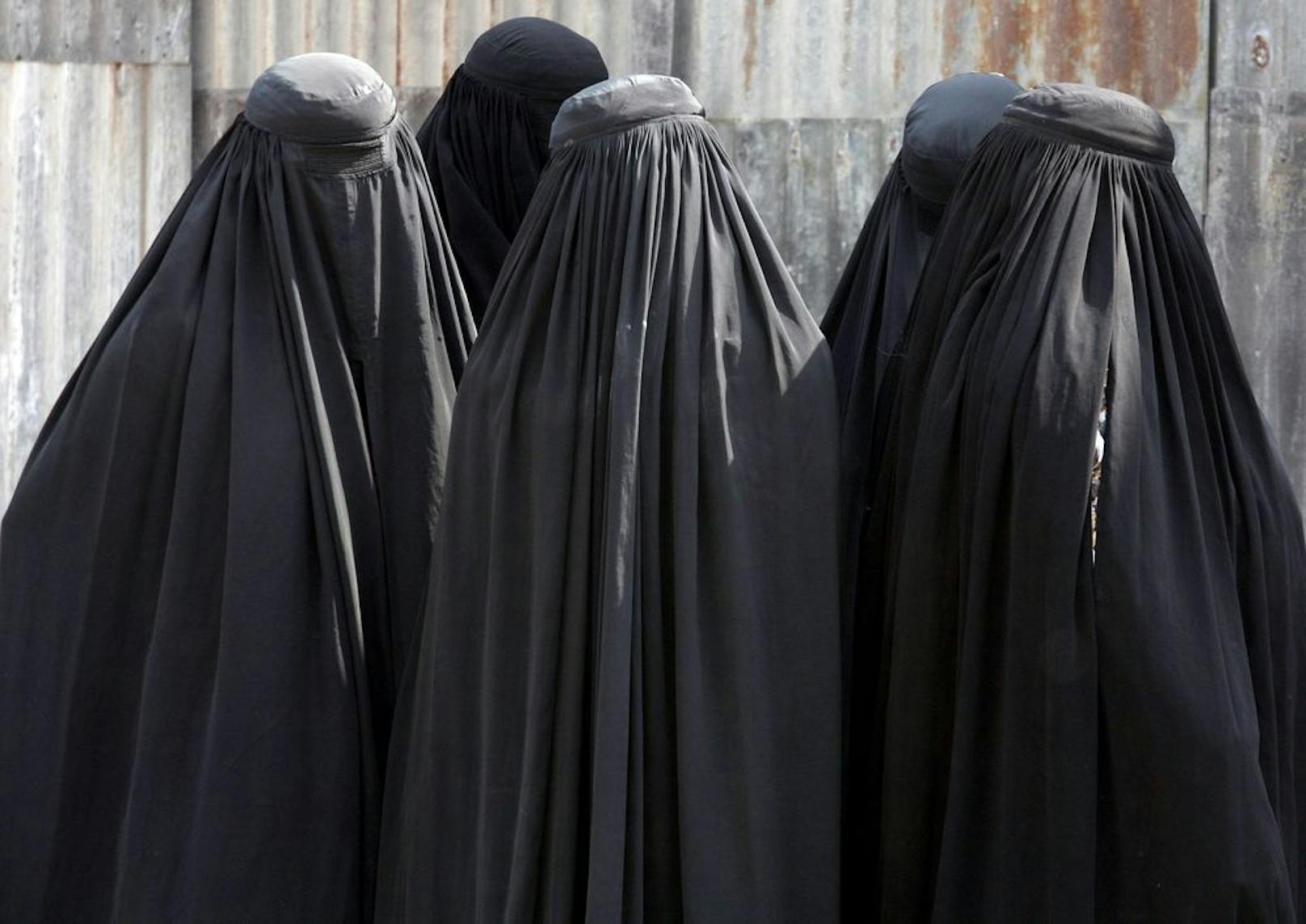 In Afghanistan wird Frauen nun das verpflichtende Tragen einer Burka vorgeschrieben.&nbsp;