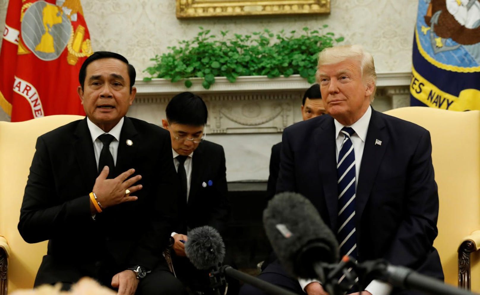 Junta-Chef Prayut Chan-O-Cha (l.) bei einem Treffen mit US-Präsident Donald Trump.