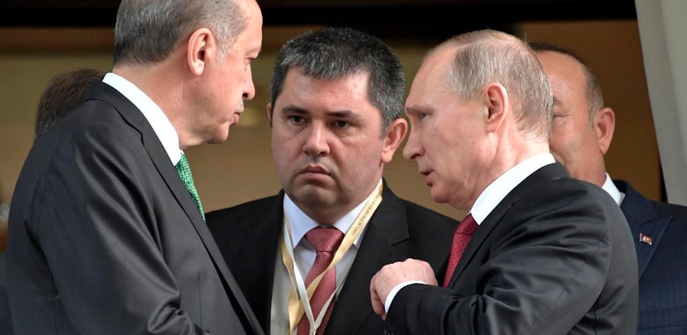 Der türkische Präsident Recep Tayyip Erdogan (l.) und sein russischer Amtskollege Wladimir Putin (r.) bei Gesprächen in Sotschi.