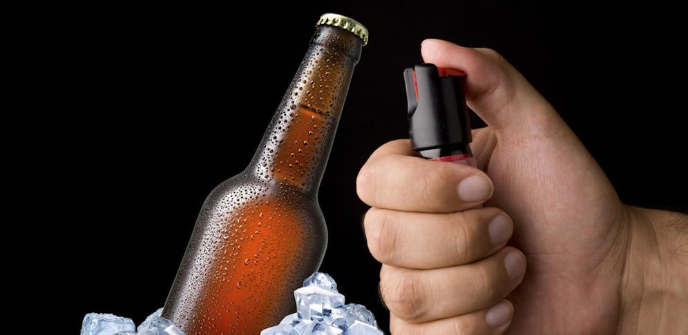 Der Mann wollte ein kühles Bier genießen und sorgte für eine Massenevakuation. (Symbolbild)