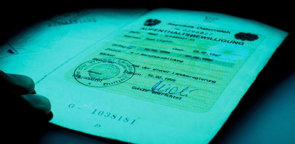 Eine Wienerin ging mit einem Bosnier eine Scheinehe ein um diesen einen Aufenthaltstitel in Österreich zu ermöglichen; Symbolbild