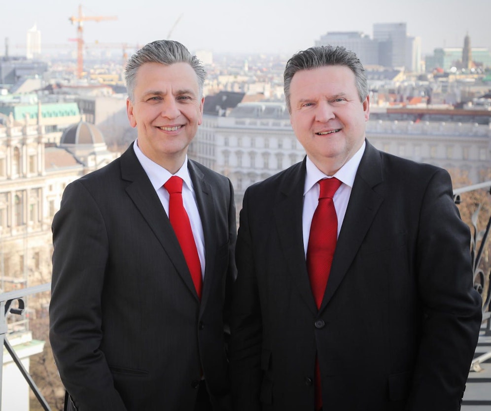 Klubchef Josef Taucher und Bürgermeister Michael Ludwig (v.li.) versammeln heute und morgen ihre Genossen zur Klubtagung im Burgenland. (c) SPÖ-Klub/Fürthner